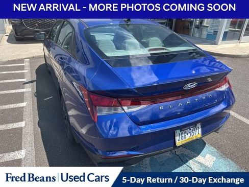 Certified 2022 Hyundai Elantra SEL FWD image 8