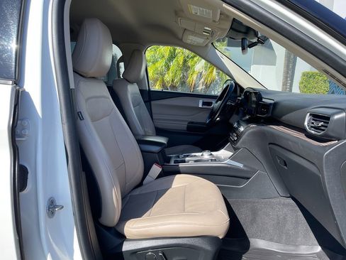 Used 2020 Ford Explorer Limited AWD/4WD image 24