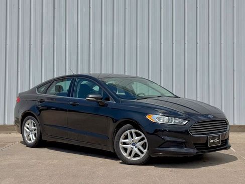 Used 2015 Ford Fusion SE FWD image 8