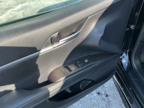 Used 2022 Toyota Camry XSE image 10