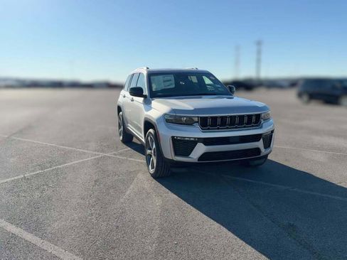 New 2026 Jeep Grand Cherokee Limited image 17