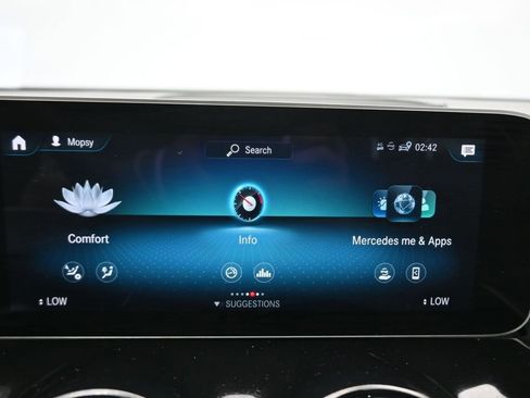 Used 2021 Mercedes-Benz GLB 250 4MATIC w/ Premium Package image 19