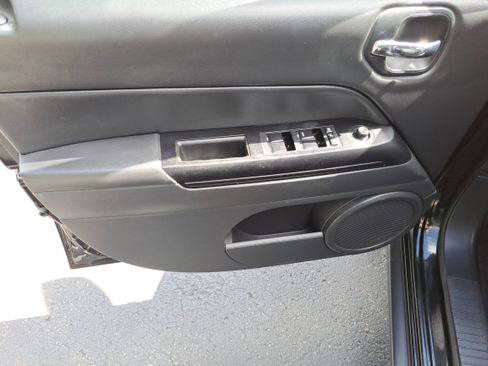 Used 2015 Jeep Patriot High Altitude image 15