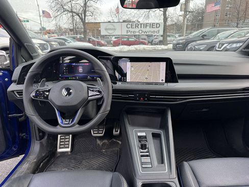 Used 2022 Volkswagen Golf R image 25