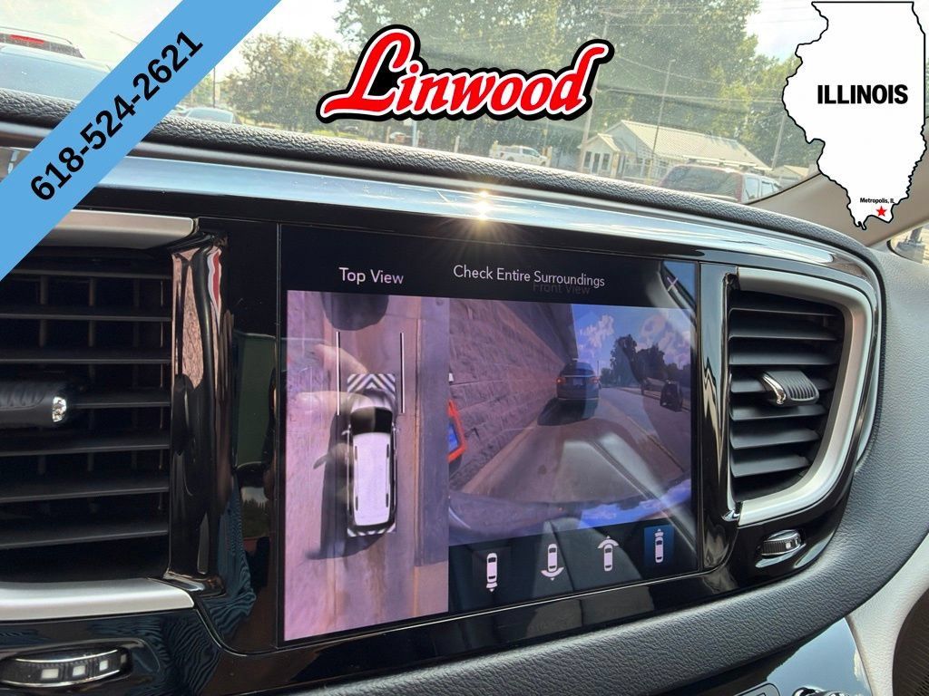 Used 2020 Chrysler Pacifica Touring-L Plus w/ Advanced Safetytec Group FWD image 26