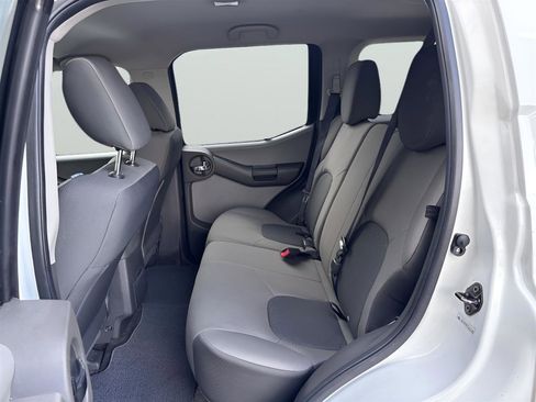 Used 2015 Nissan Xterra X image 14