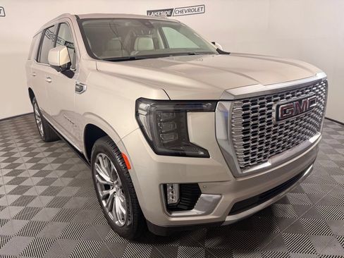 Used 2021 GMC Yukon Denali w/ Denali Premium Package AWD/4WD image 7