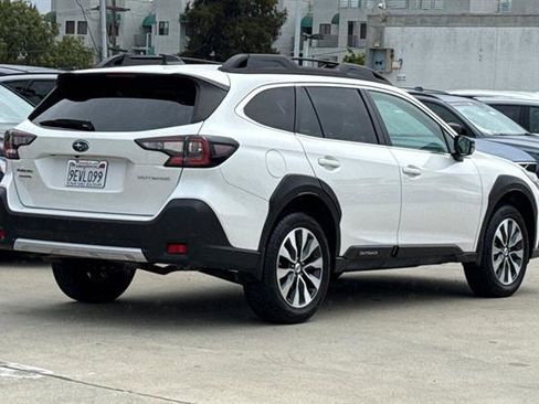 Used 2023 Subaru Outback Limited image 3