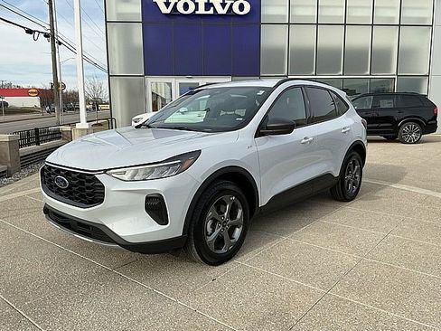 Used 2025 Ford Escape ST-Line image 3