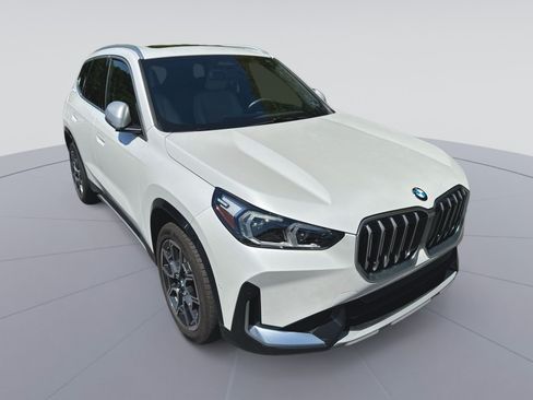 Used 2023 BMW X1 xDrive28i w/ Convenience Package AWD/4WD image 3
