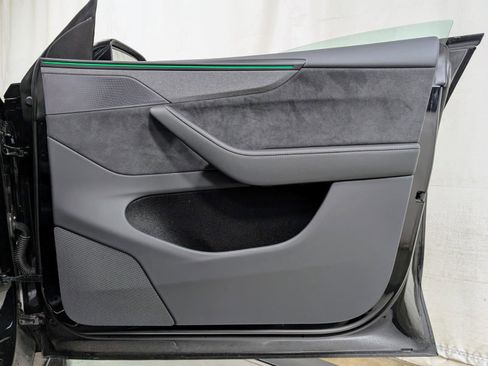 Used 2026 Tesla Model Y Premium image 30