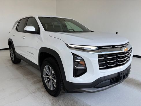 Used 2025 Chevrolet Equinox LT AWD/4WD image 13