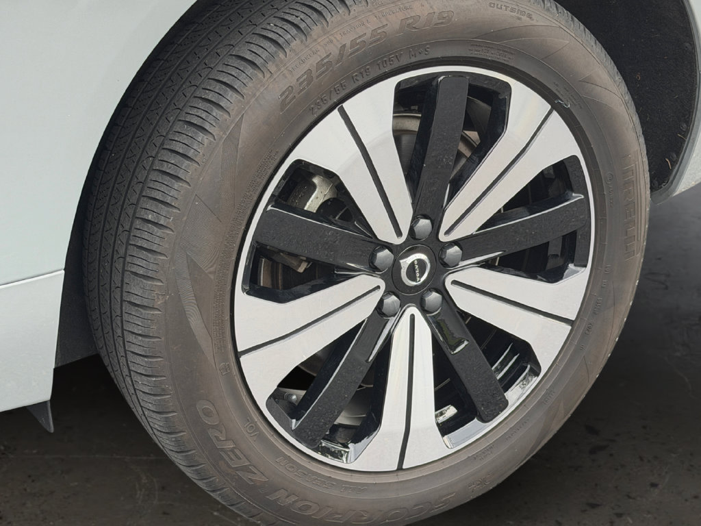 Certified 2024 Volvo XC60 T8 Plus w/ Climate Package AWD/4WD image 27