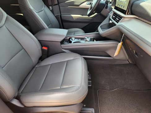 New 2025 Ford Explorer Active w/ Active Comfort Package image 10