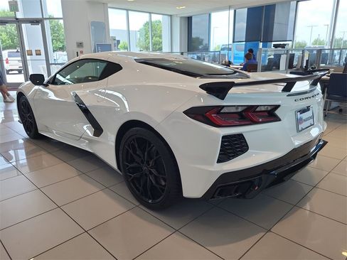 New 2025 Chevrolet Corvette Stingray Premium Cpe w/ Z51 Performance Package image 4