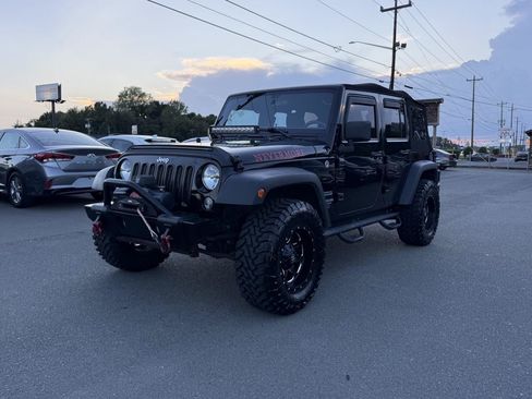 Used 2015 Jeep Wrangler Unlimited Sport w/ Connectivity Group AWD/4WD image 3
