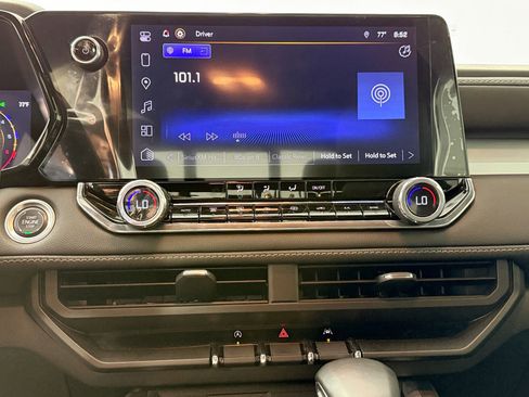 Used 2024 Chevrolet Colorado LT w/ LT Convenience Package image 33