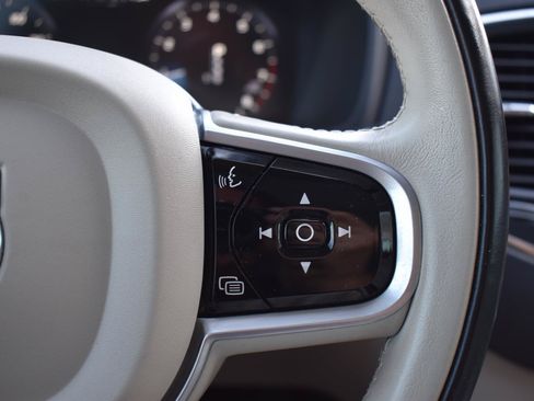 Used 2021 Volvo XC90 T5 Momentum w/ Protection Package Premier FWD image 39