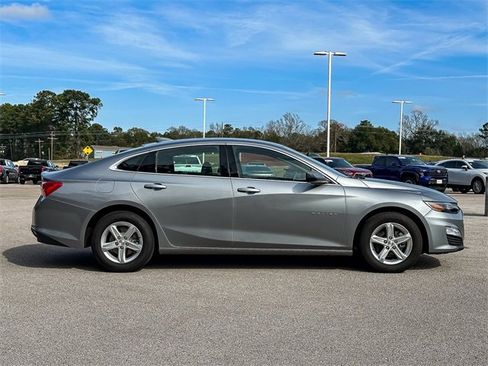Used 2024 Chevrolet Malibu LT image 9