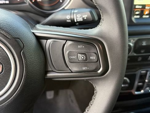 Used 2023 Jeep Gladiator Sport AWD/4WD image 15