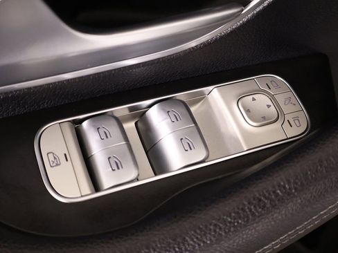 Used 2023 Mercedes-Benz GLE 350 4MATIC w/ AMG Line Exterior image 42