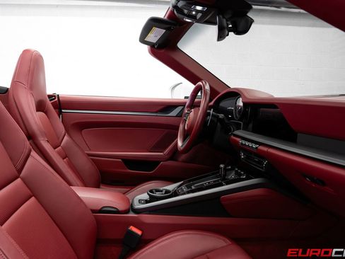 Used 2022 Porsche 911 Carrera image 33