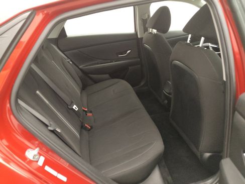 Used 2023 Hyundai Elantra SEL w/ Convenience Package FWD image 19