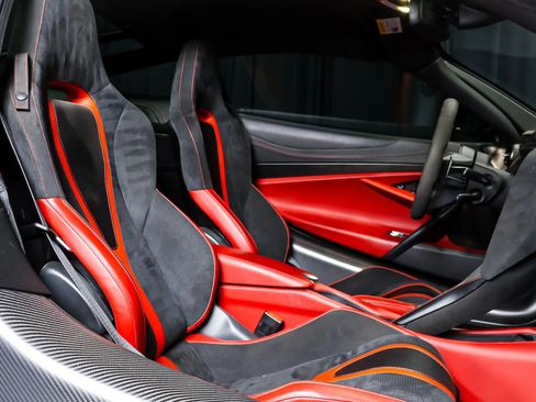 Used 2018 McLaren 720S RWD image 22