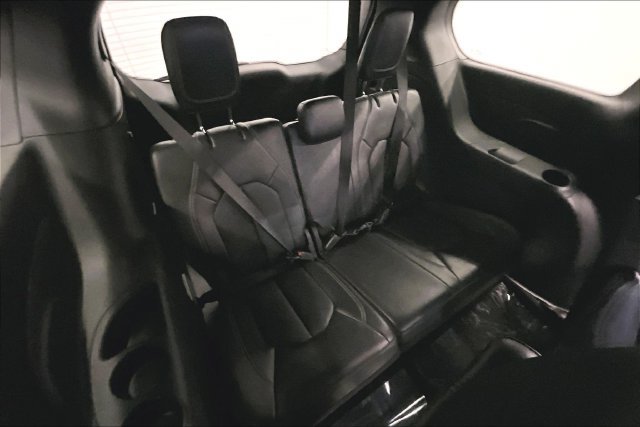Used 2025 Chrysler Pacifica Select FWD image 31