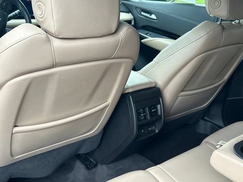 Used 2024 Cadillac XT4 Luxury w/ Cold Weather Package AWD/4WD image 36