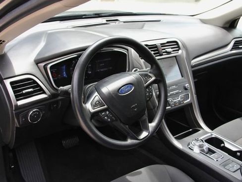 Used 2020 Ford Fusion SE FWD image 20