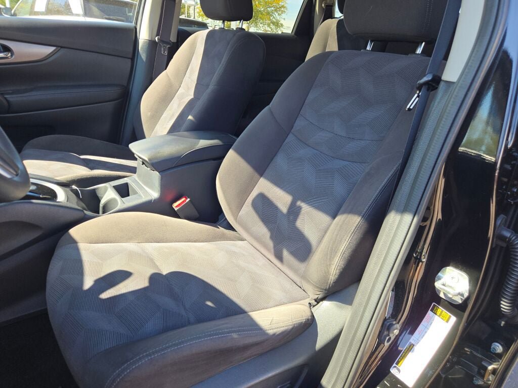Used 2015 Nissan Rogue SV AWD/4WD image 23