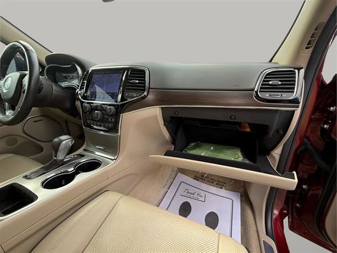 Used 2019 Jeep Grand Cherokee Overland image 28