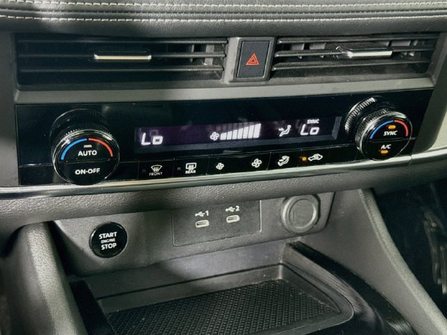 Used 2024 Nissan Rogue SV FWD image 15