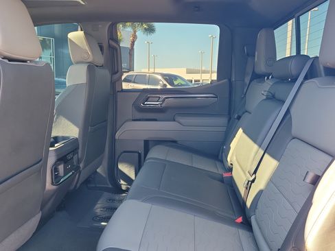 Used 2023 Chevrolet Silverado 1500 ZR2 w/ Technology Package image 12