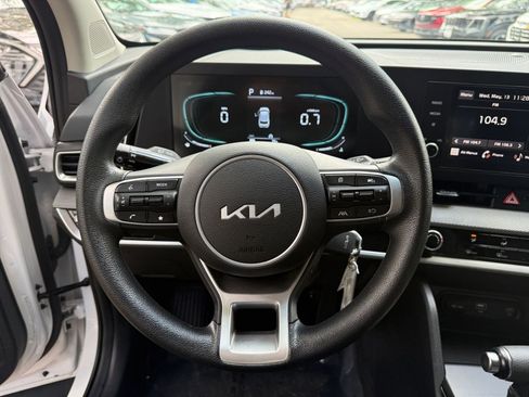 Used 2025 Kia Sportage LX FWD image 24
