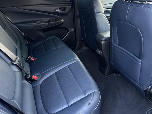 Used 2022 Chevrolet Bolt EUV LT w/ Convenience Package image 18