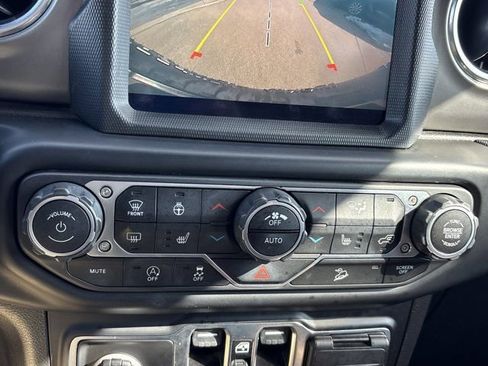 Used 2021 Jeep Wrangler Unlimited Rubicon image 36