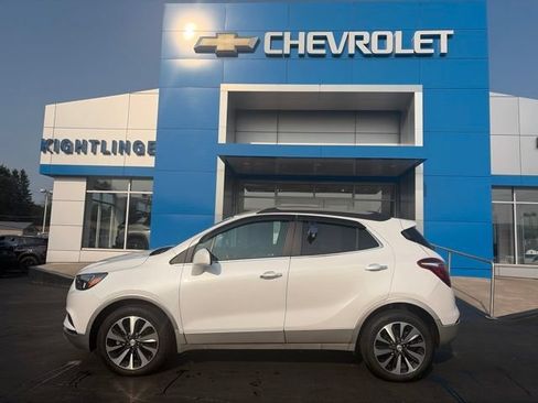 Used 2021 Buick Encore Preferred w/ Safety Package II AWD/4WD image 3