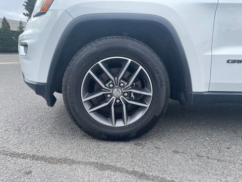 Used 2017 Jeep Grand Cherokee Limited image 10