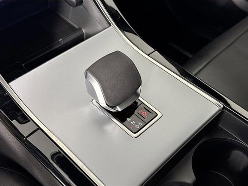 Used 2025 Land Rover Range Rover Velar S image 19