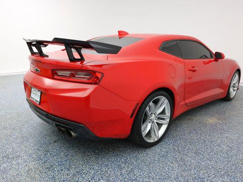 Used 2016 Chevrolet Camaro SS image 3