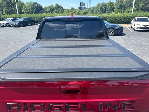 Used 2025 Honda Ridgeline Black Edition image 7