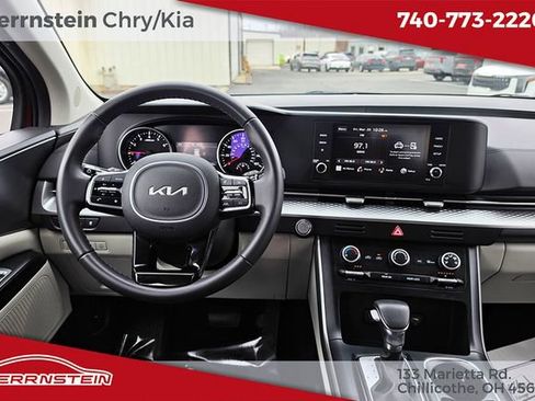 Used 2024 Kia Carnival LX image 6
