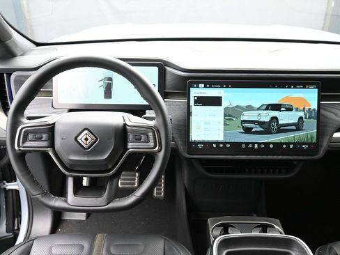 Used 2024 Rivian R1T Adventure image 11