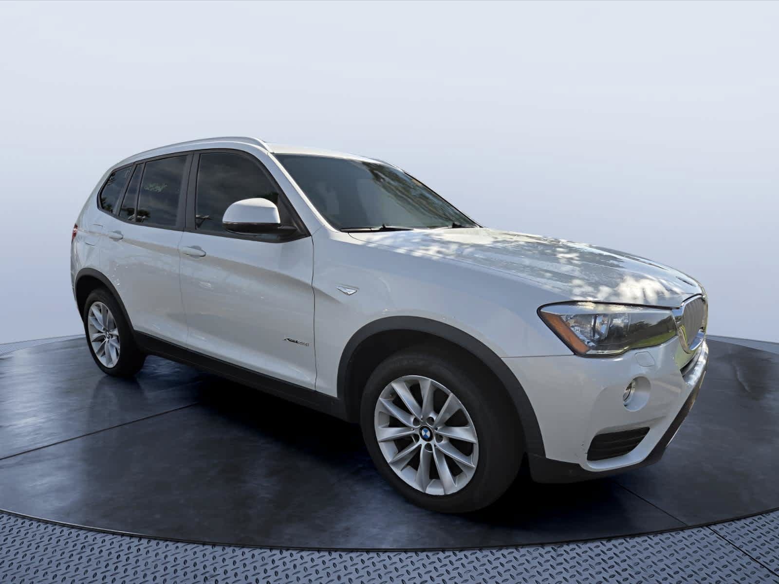 Used 2017 BMW X3 xDrive28i AWD/4WD image 1