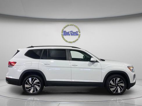 Used 2024 Volkswagen Atlas SE AWD/4WD image 6