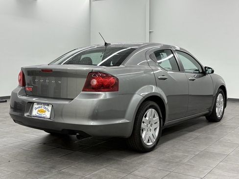 Used 2012 Dodge Avenger SE image 2