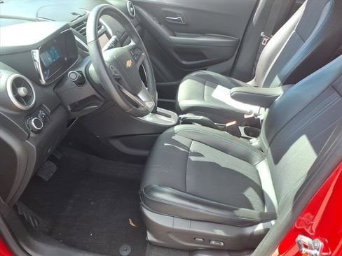 Used 2016 Chevrolet Trax LT w/ LT Convenience Package image 6