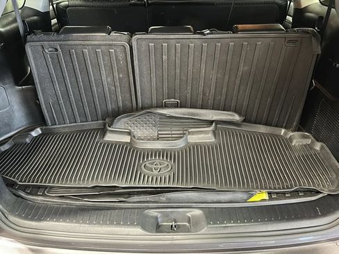 Used 2019 Toyota Highlander Plus AWD/4WD image 14